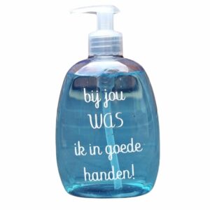 Blauwe handzeep met de tekst, bij jou was ik in goede handen. Als bedankje voor juf of meester.